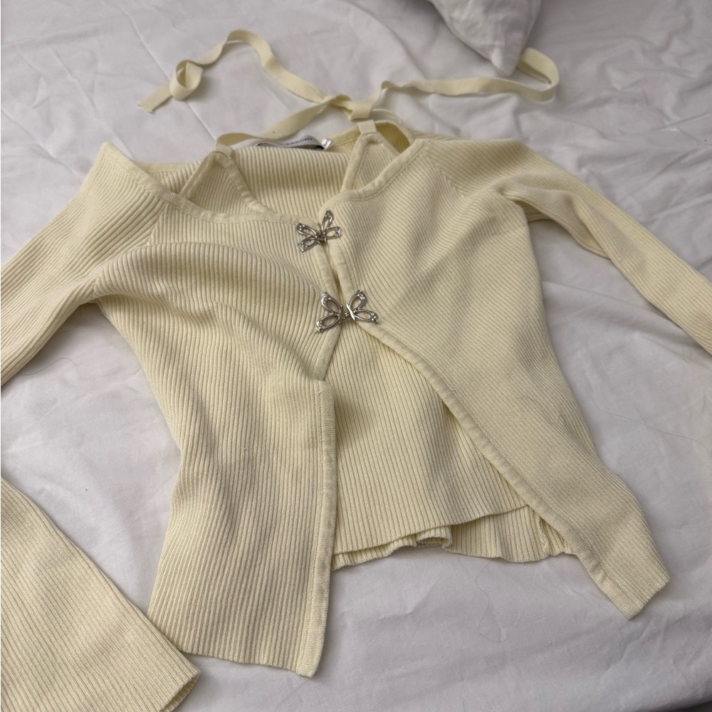 Cream Ribbed Knit Top with Bow Accents
